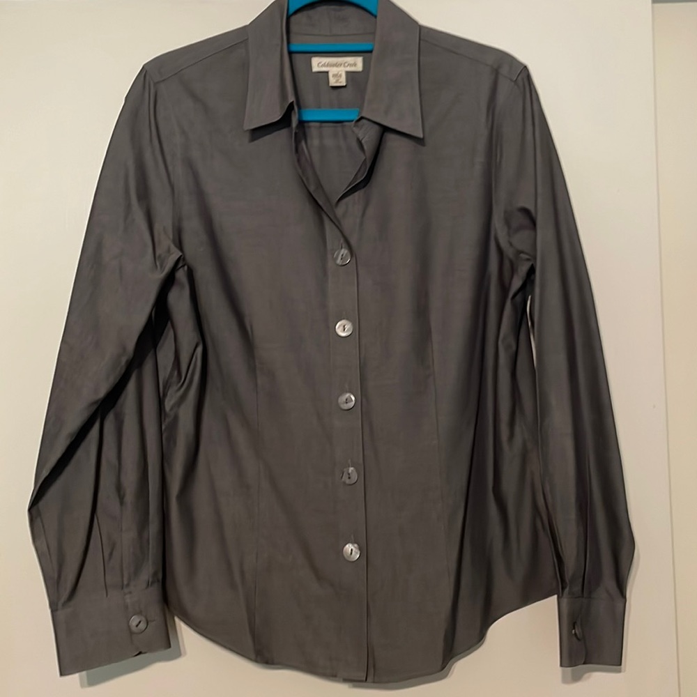Coldwater Creek size Medium dark gray button up blouse nicely tailored